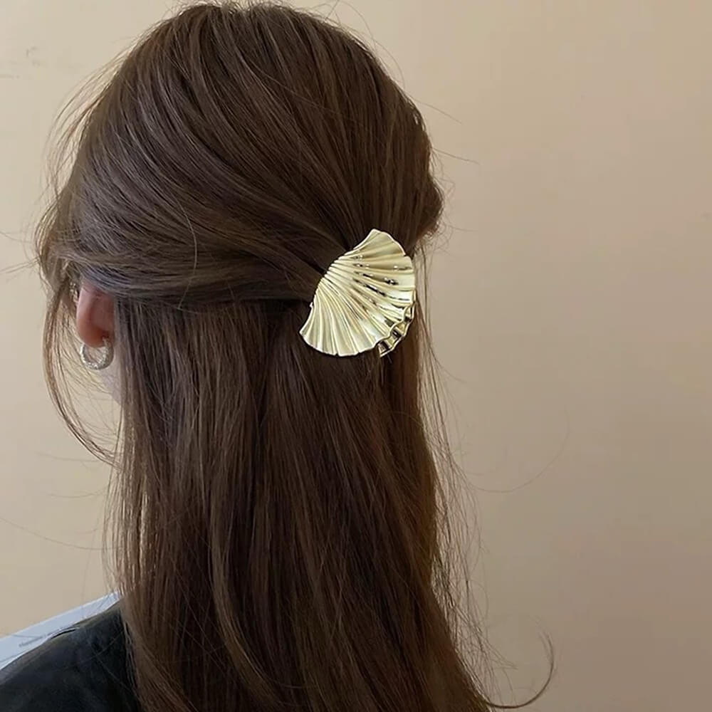 Shell Gold Hair Claw