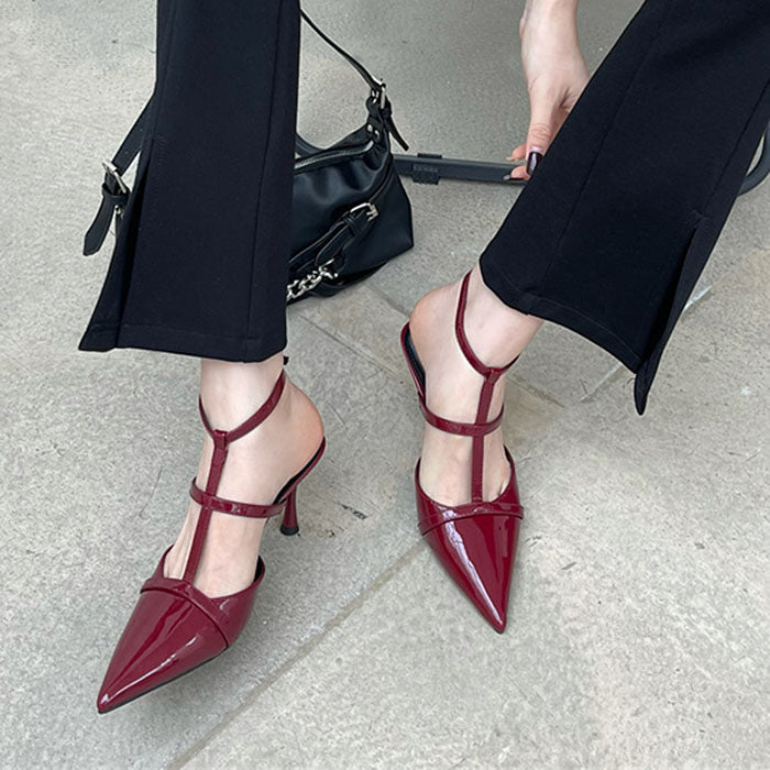 Drama Dealer Pointed Heels